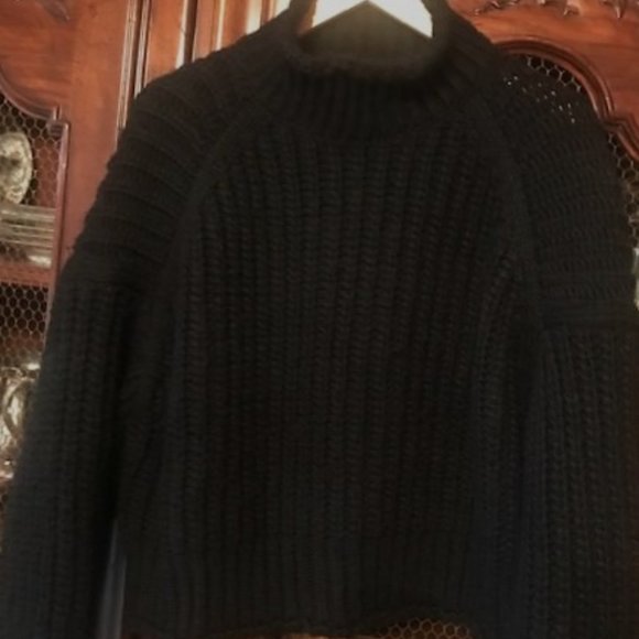 H&M Cropped Mock Turtleneck Sweater - Picture 1 of 2